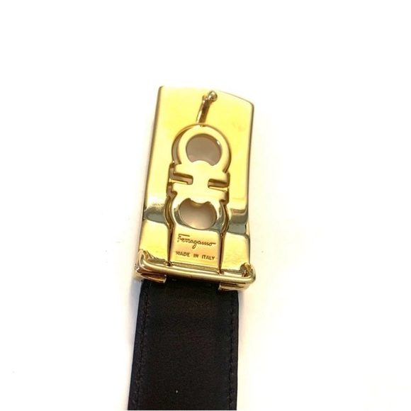 FERRAGAMO Black Leather Belt with Gold Brass Buckle